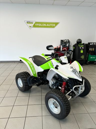 Fahrzeugbeschriftung auf Quad